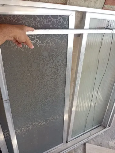 Porta de correr para pia de cozinha ou dispensa