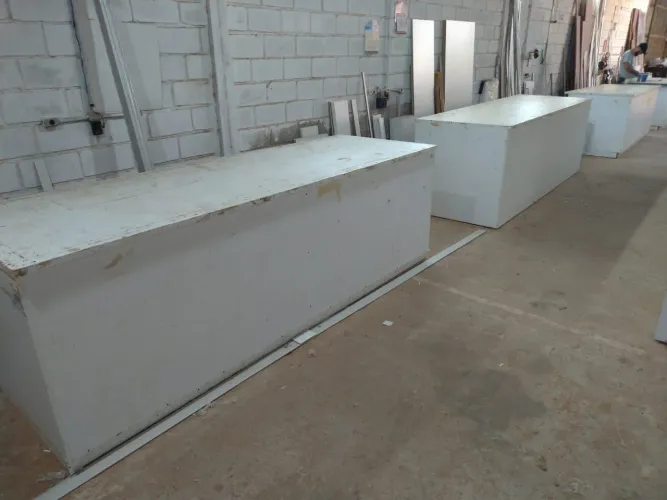 VENDO BANCADAS EM MDF, REFORÇADAS P/ MARCENARIAS E OUTROS ...  270×90CM, TAMPO DE 20MM