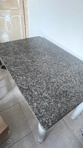 Mesa de granito