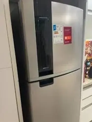 * | GELADEIRA DUPLEX COM FREEZER