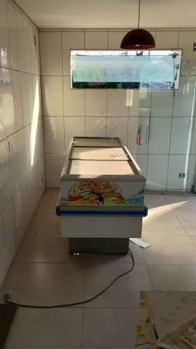 Ilha refrigerada para frios *