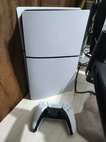 PlayStation 5 (PS5) - 10 Meses de Uso - Impecável + 1 Controle