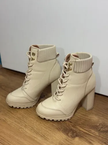 Bota Coturno Vizzano Feminina Semi-Nova