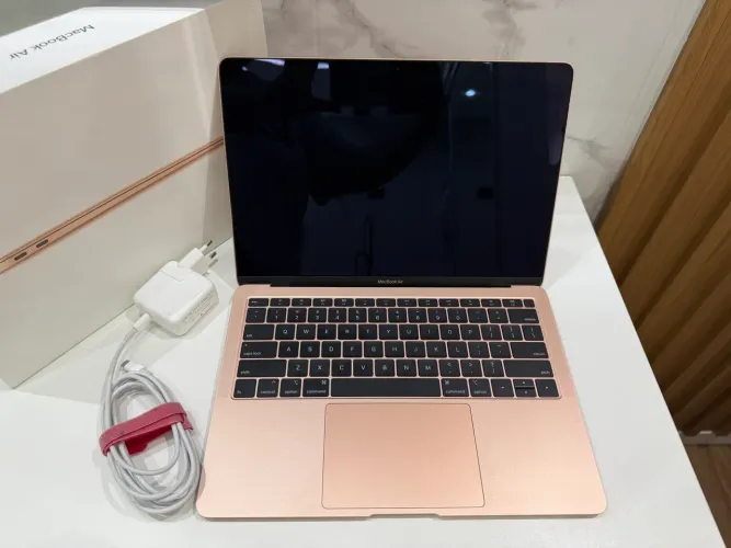MacBook Air I5 1.6ghz 16gb 512SSD Dourado