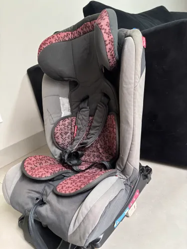 Cadeirinha Fischer Price com Isofix