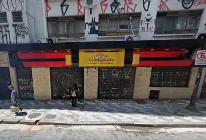 Loja na Rua Quintino Bocaiúva, 171  91 m²