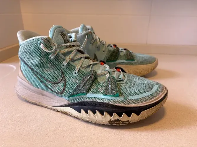 Tênis Nike Kyrie 7 Copa - Tam. 45/46 (13 Us)