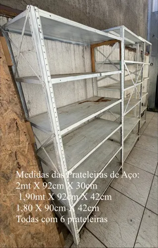 Prateleiras de Aço
