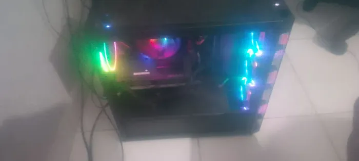 Pc gamer rayzen 7 5700x rtx 5060 ti