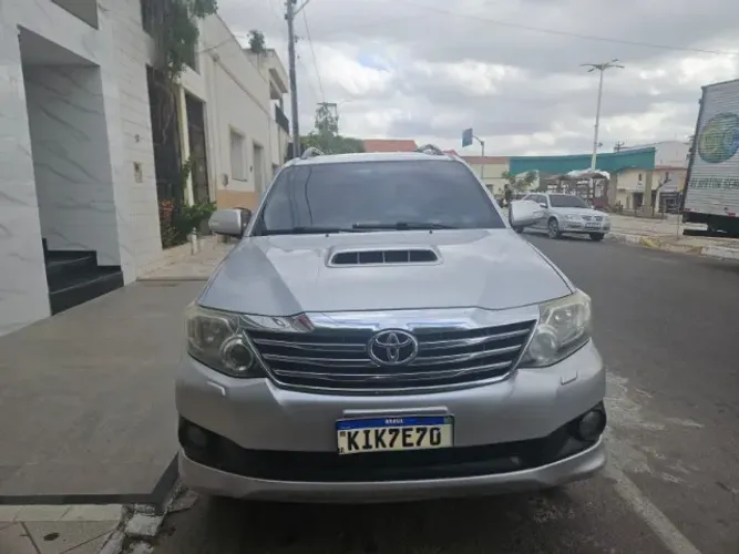 Toyota Hilux SW4 SRV D4-d 4X4 3.0 TDI Dies. AUT 2013