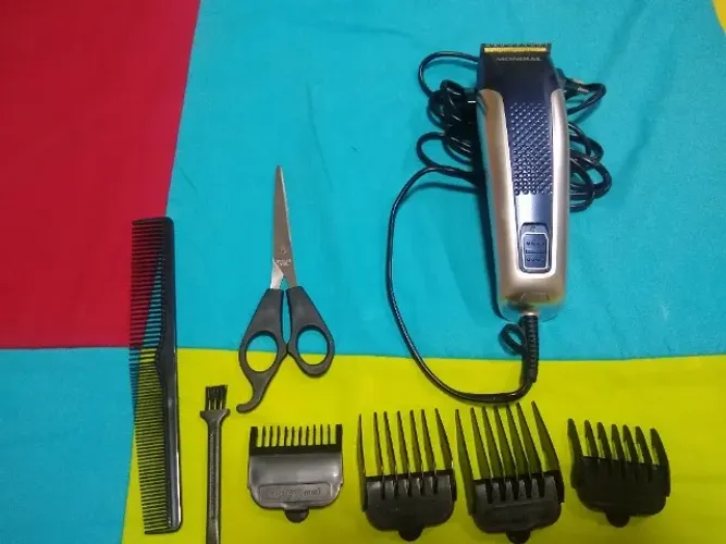 Máquina de Cortar Cabelo Mondial Titanium Power - CR-09M