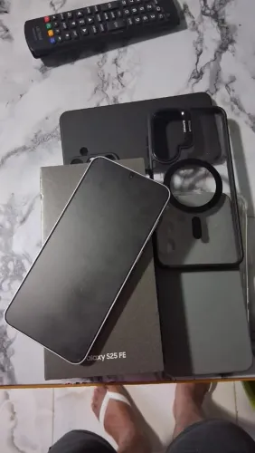 Samsung s25 FE, com garantia de fábrica até março 2027 com nota