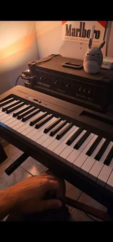 Piano Yamaha p145