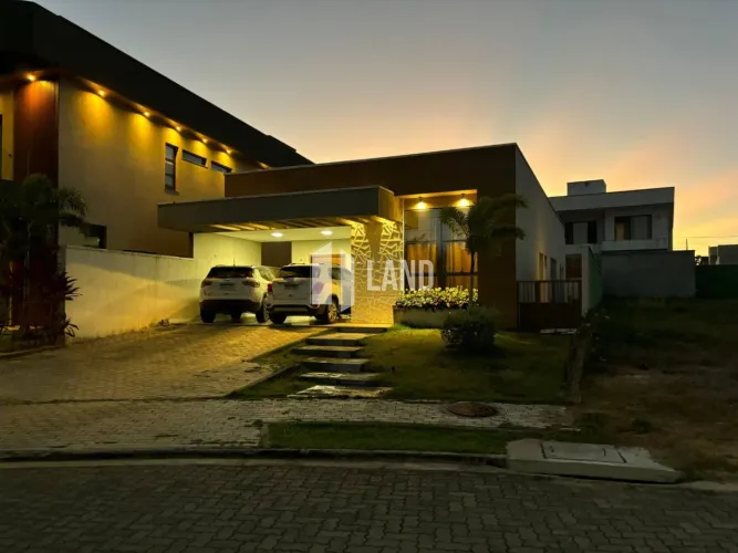 CASA PLANA DE ALTO PADRÃO A VENDA - PORTEIRA FECHADA - 226m² - POR R$ 1.500.000,00