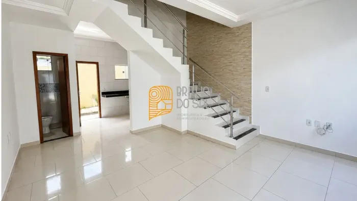 Duplex Moderno para Locação | 2 Suítes | Excelente Localização no Cambolo