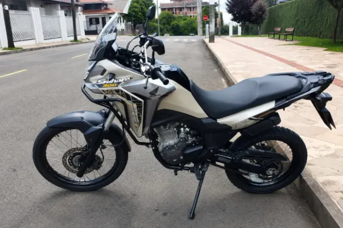 Honda Sahara 300 2025