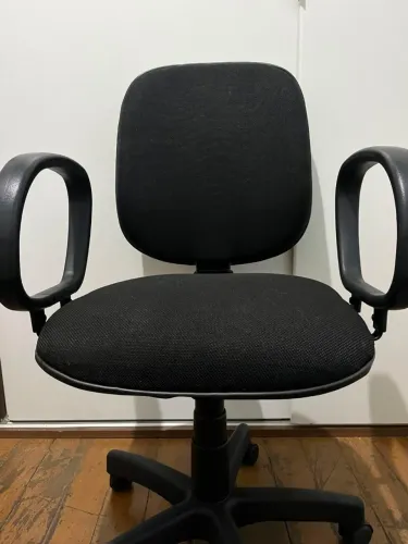 Cadeira giratória modelo diretor