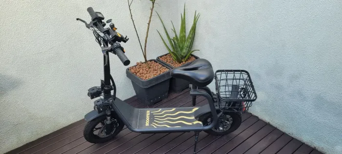 Scooter elétrica
