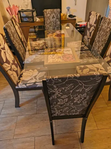 Vendo mesa vidro com 8 cadeiras