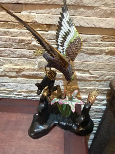 Escultura Cloisonné Oriental - Ave, Flores e Insetos - 33 cm