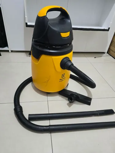 Aspirador de Pó e Água Electrolux GT3000 Pro - [110 V]