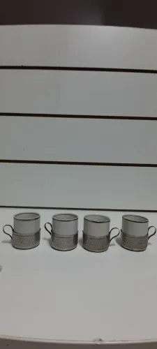 Xícaras com Suporte.