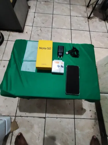 Vendo celular xaomi realme note 50 128 GB e 8 de ram na caixa