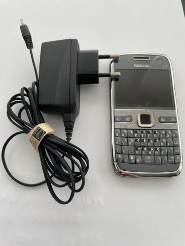 Celular Nokia E71