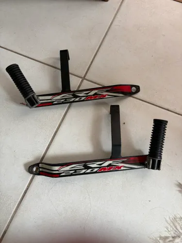 Pedaleira traseira CRF 230