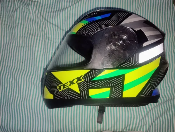 Capacete Texx strike Trento amarelo e verde