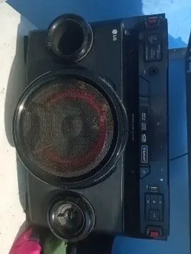 Caixa de som LG 200