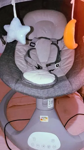 Vendo cadeira de bebê musical