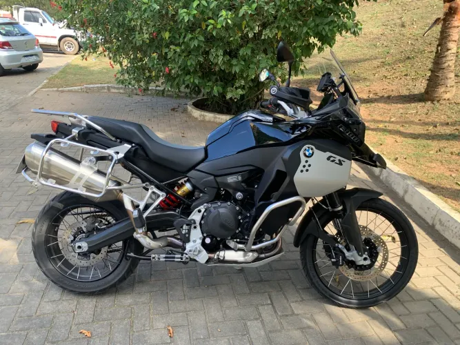 F900 GS adventure plus, 3.600 kms rodados apenas