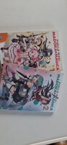 Mangas Madoka Magica 1 e 2(o 2 Lacrado)