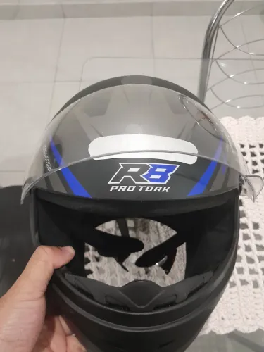 Capacete novo