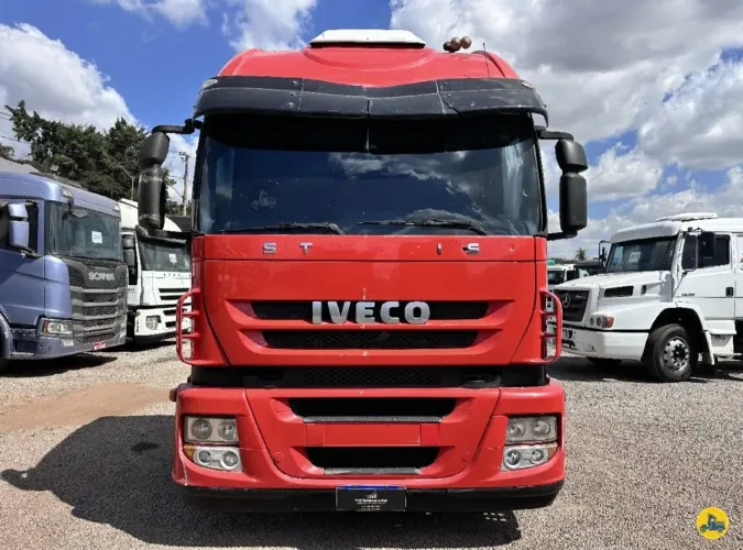 IVECO STRALIS 410NR 6X2<br>2011/2012<br>TETO ALTO