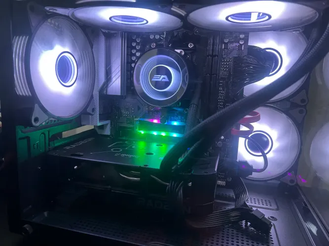 Ryzen 7 8700G + B650M Wi-Fi