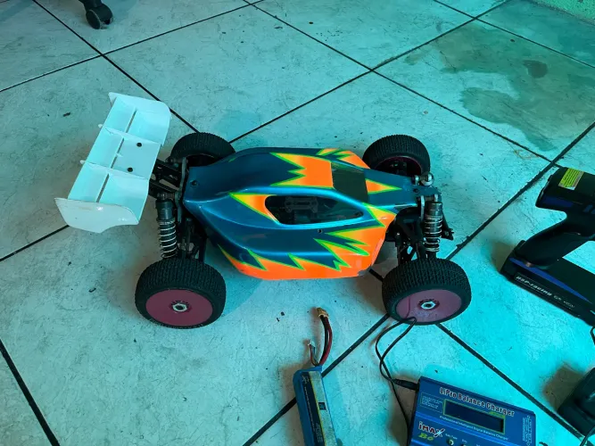 Automodelo buggy 1/8
