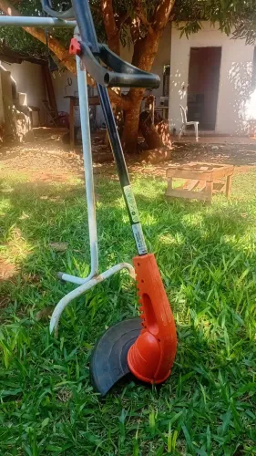 Roçadeira elétrica 