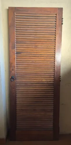 Porta Veneziana em Madeira.. 2,10 x 0,80 (somente a porta sem o batente)