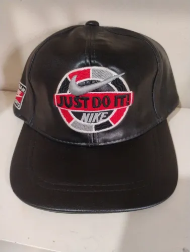 Boné Nike couro vintage 