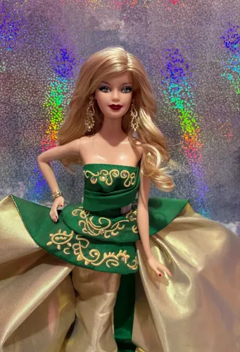 Barbie Collector Happy Holiday 2011 / Original Mattel