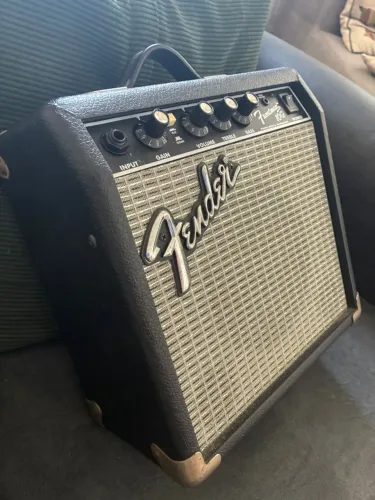 Fender Frontman 10G - Amplificador de Estudo