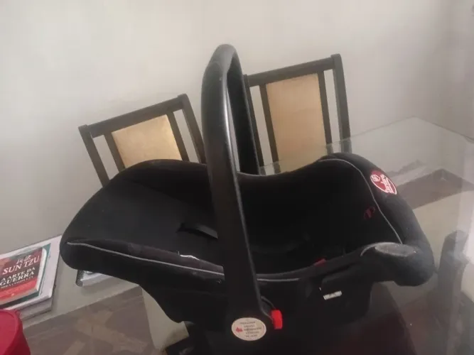 Vendo bebê conforto 