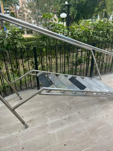Vendo escada de piscina