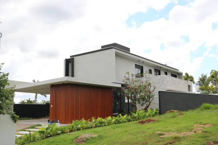 Casa de Alto Padrão Alphaville Elegância e Integração com a Natureza