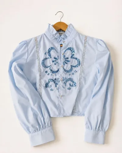 Camisa Feminina Azul Bordada com Lantejoulas Manga Bufante Tam. G