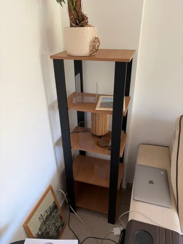 Estante de sala