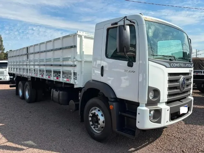 VW 23230 Constellation 6x2 18/19 156.950 Km Carroceria granel, R$ 320.000,00 avista.