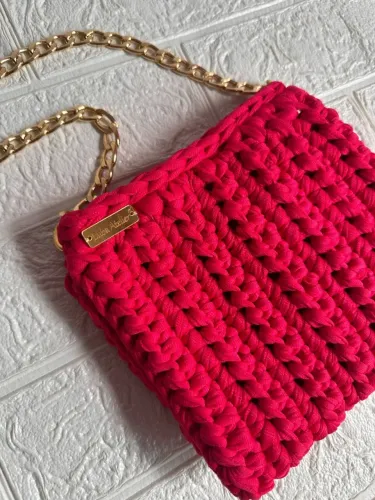 Bolsa Clutch Artesanal Rosa com Corrente Dourada